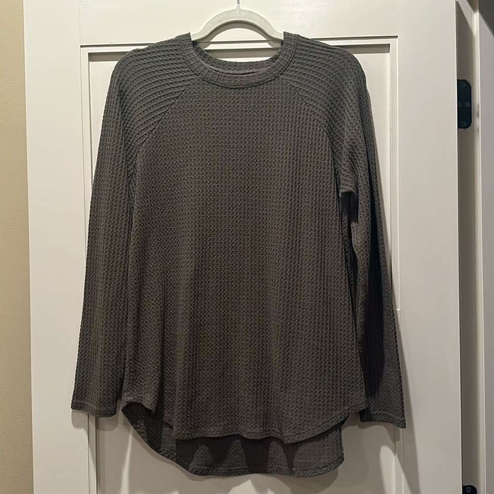 American Eagle Army Green Waffle Texture Long Sleeve - Women’s Size Medium